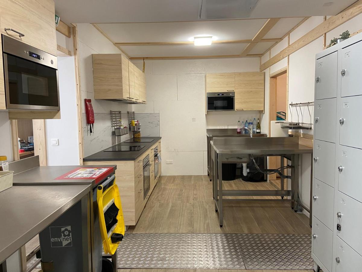 Bohobos Hostel Antibes Bagian luar foto