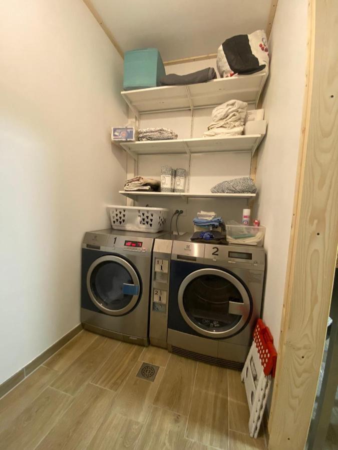 Bohobos Hostel Antibes Bagian luar foto
