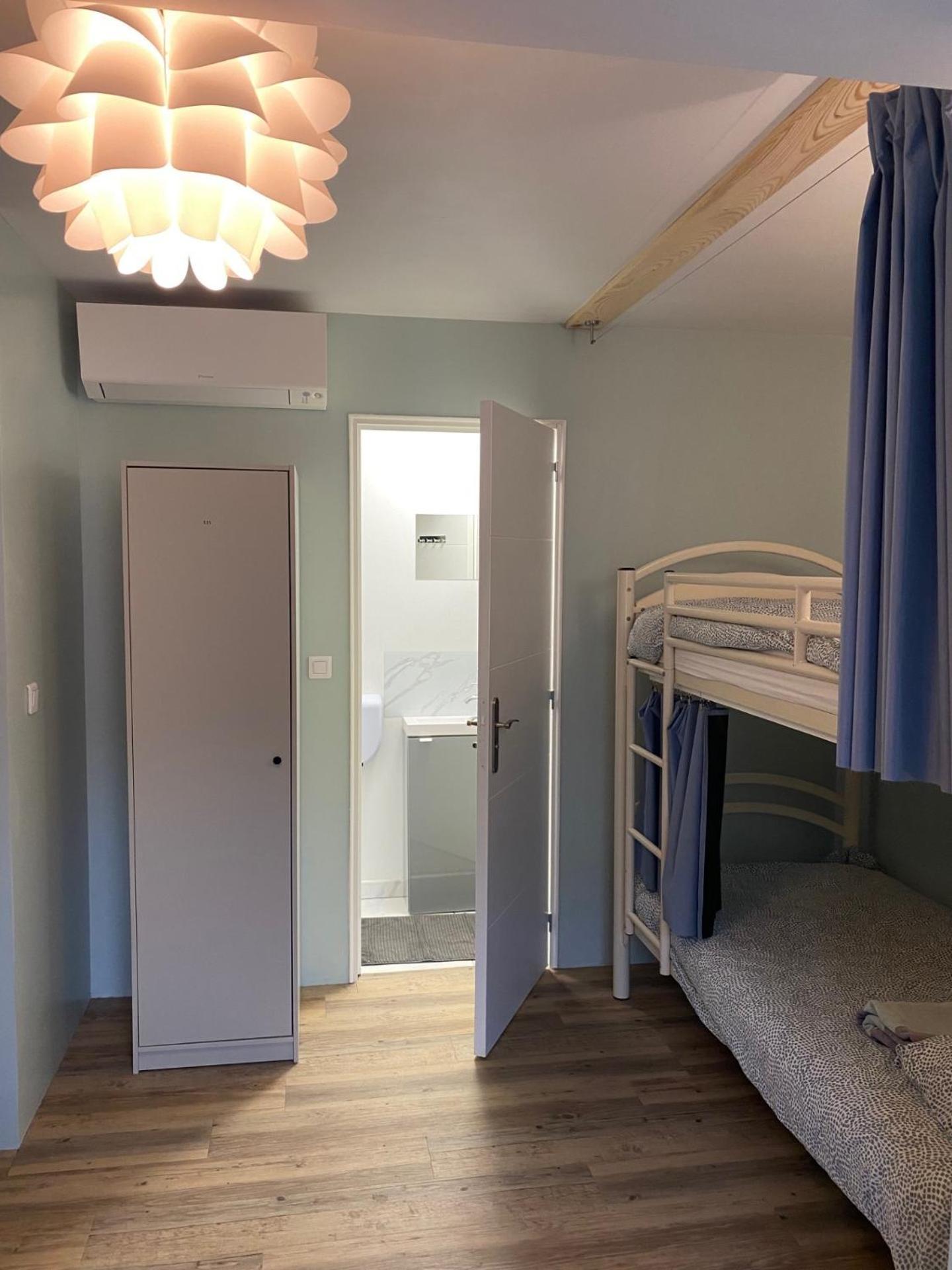 Bohobos Hostel Antibes Bagian luar foto