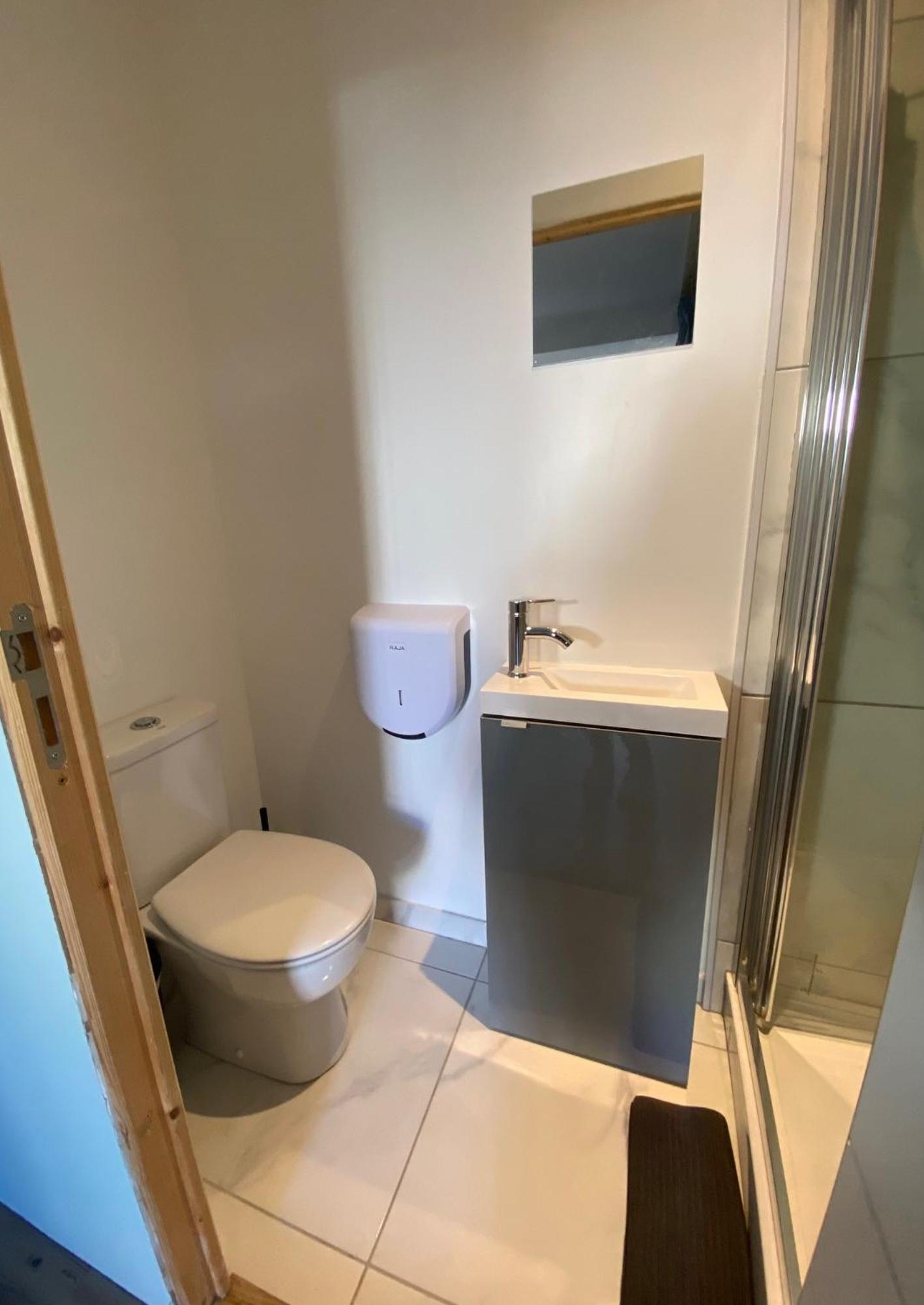 Bohobos Hostel Antibes Bagian luar foto